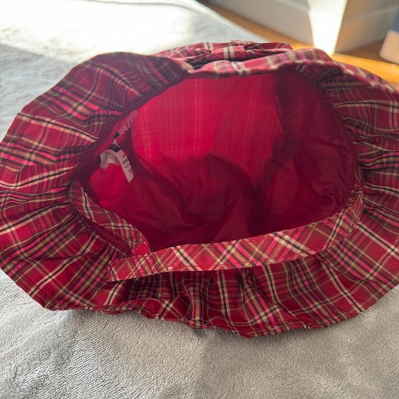 Baby Gap Red Plaid Newborn Bucket Hat Sz 6-12 mos Like NEW! - Picture 2 of 4
